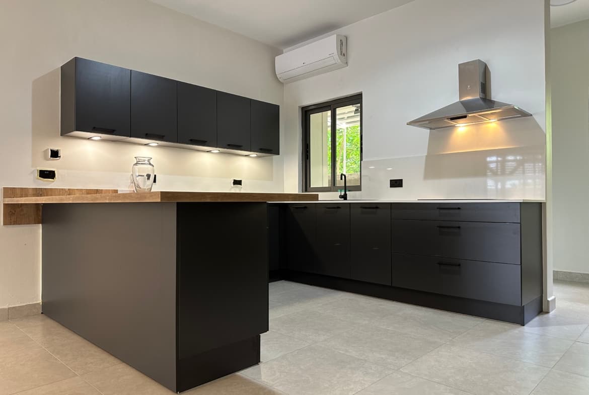 Coastal View 2 – Pereybere